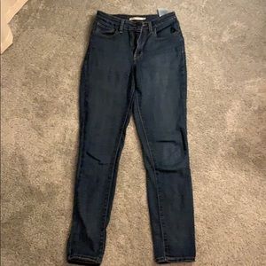 Levi’s- 721 High Rise Skinny